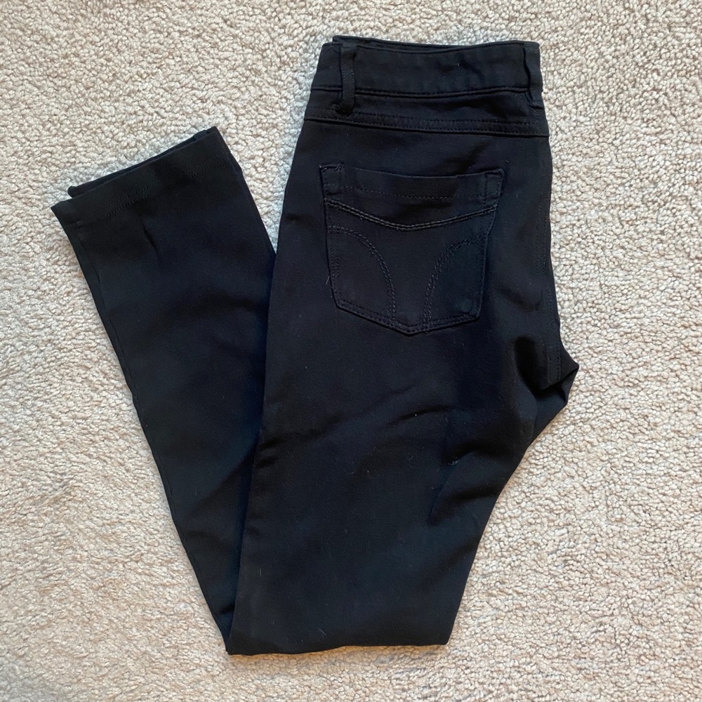 Black skinny pants
